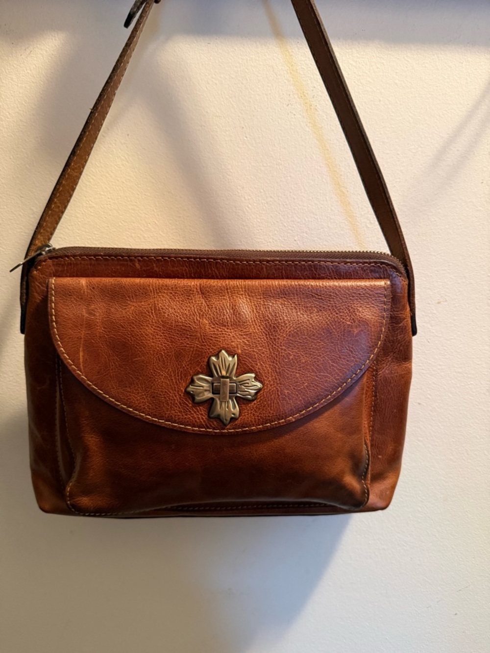Patricia Nash Rustic Brown Leather Crossbody With Floral Medallion Euc